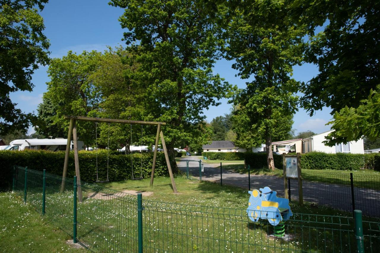 Camping Les Falaises De Toussaint מראה חיצוני תמונה